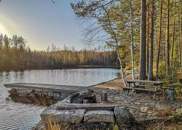 Hotell Mustalahden Makasiini By Interhome